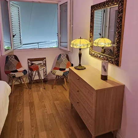 Ilia's Coastal Apartman *